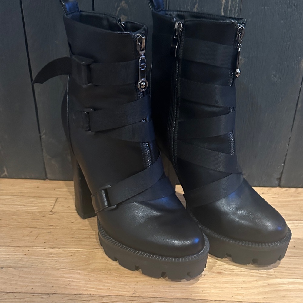 🕷️💋💄...Baddies Only Boots - Picture 2 of 10